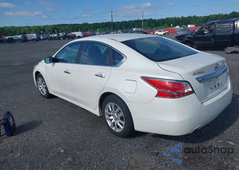 2015 Nissan Altima 2.5 S z USA, uszkodzony, nr VIN 1N4AL3APXFN384671